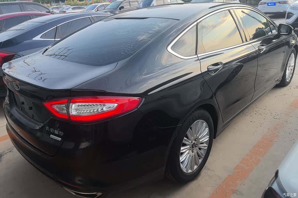 Ford Mondeo, 2015 3
