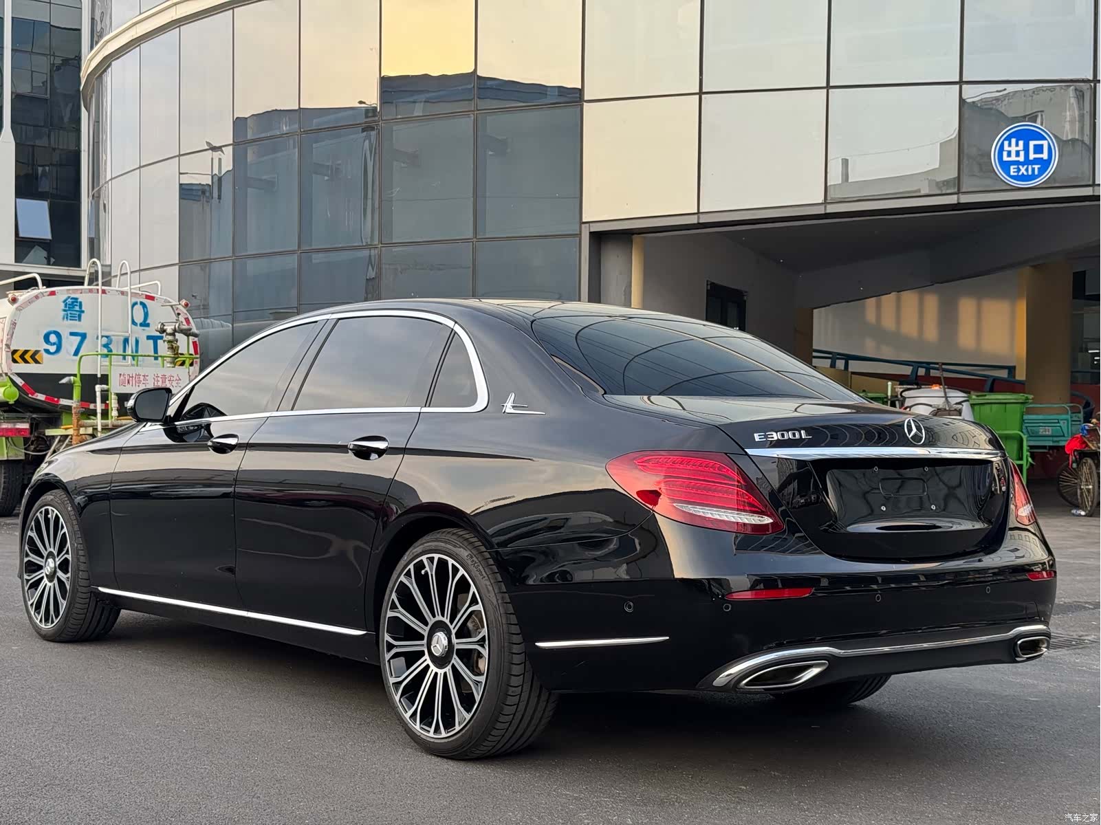 Mercedes-Benz E-Class, 2019 6