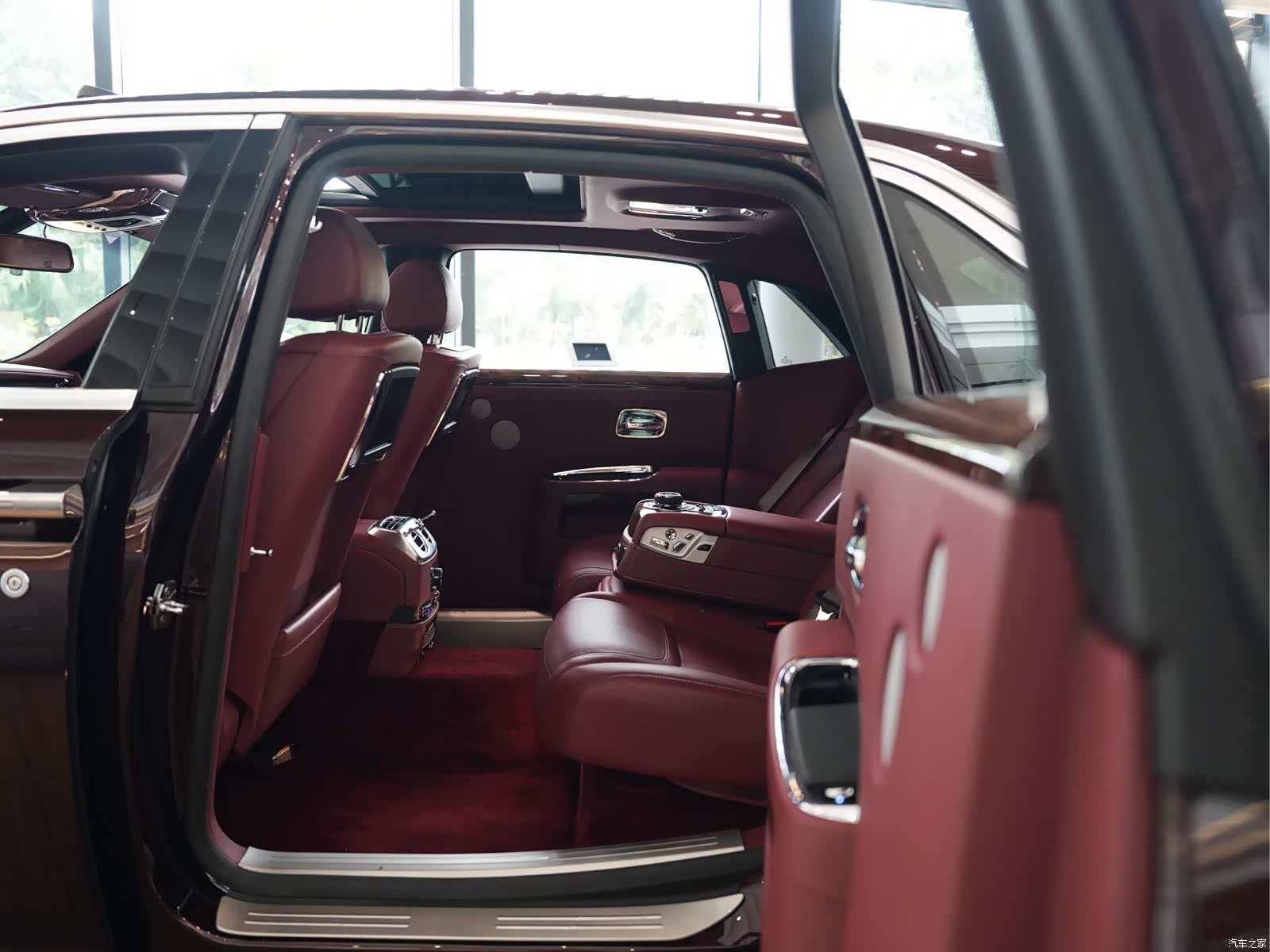 Rolls-Royce Ghost, 2020 14