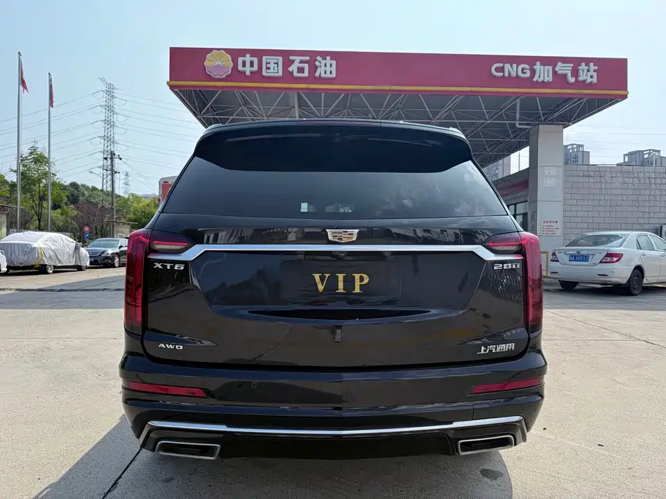 Cadillac XT6