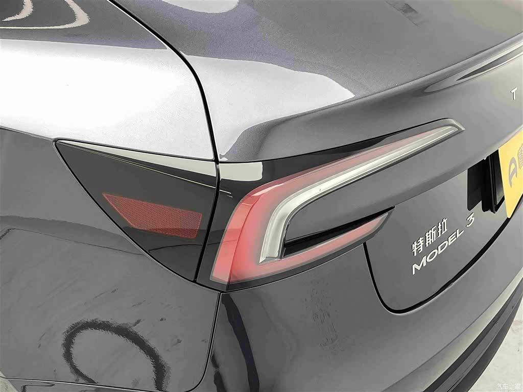 Tesla Model 3, 2024 10