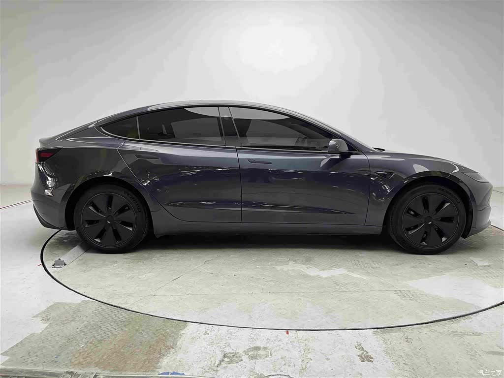 Tesla Model 3, 2024 19