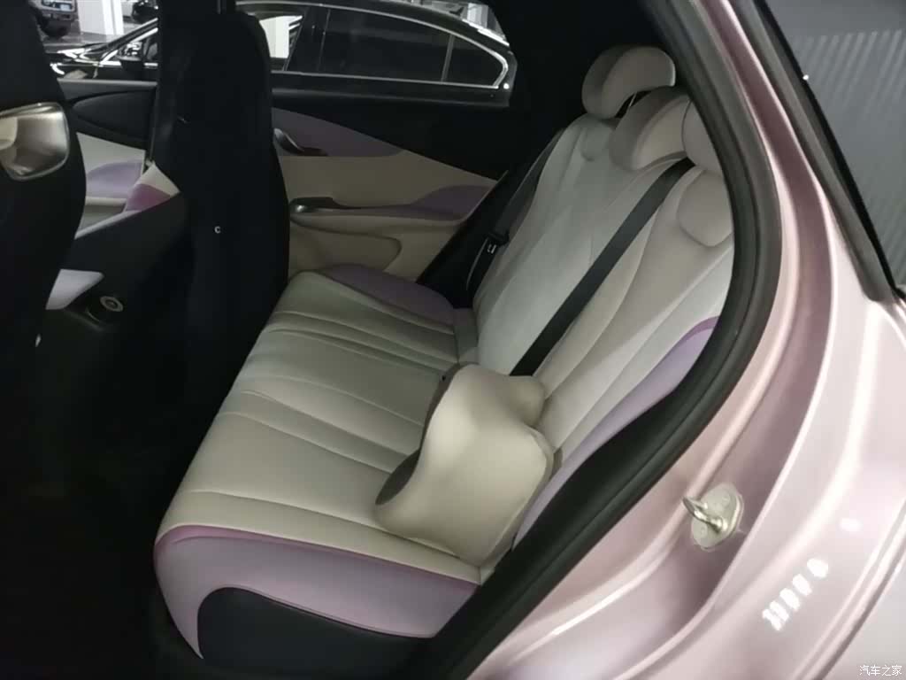 BYD Dolphin, 2023 13