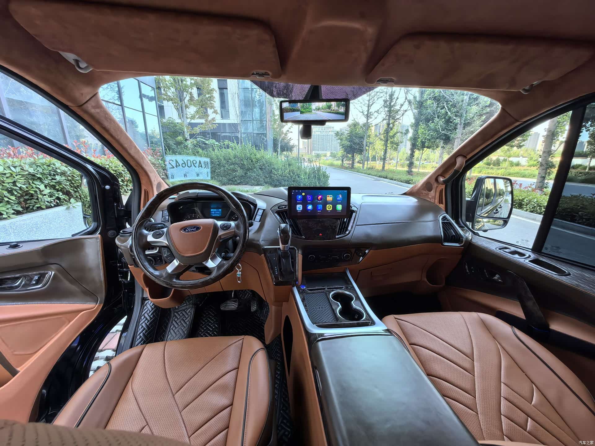 Ford Tourneo, 2023 17
