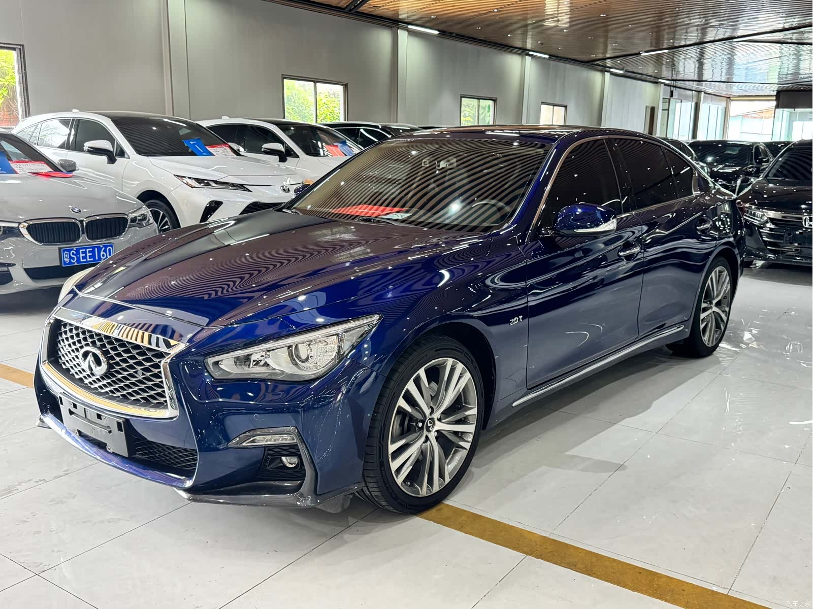 Infiniti Q50L