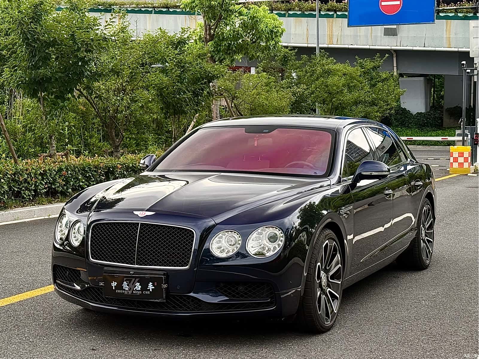 Bentley Flying Spur, 2017 1