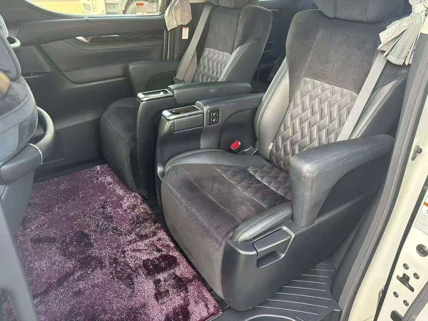 Toyota Vellfire, 2018 11