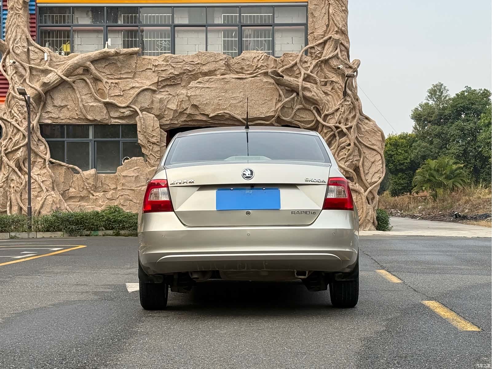 Skoda Rapid, 2014 4