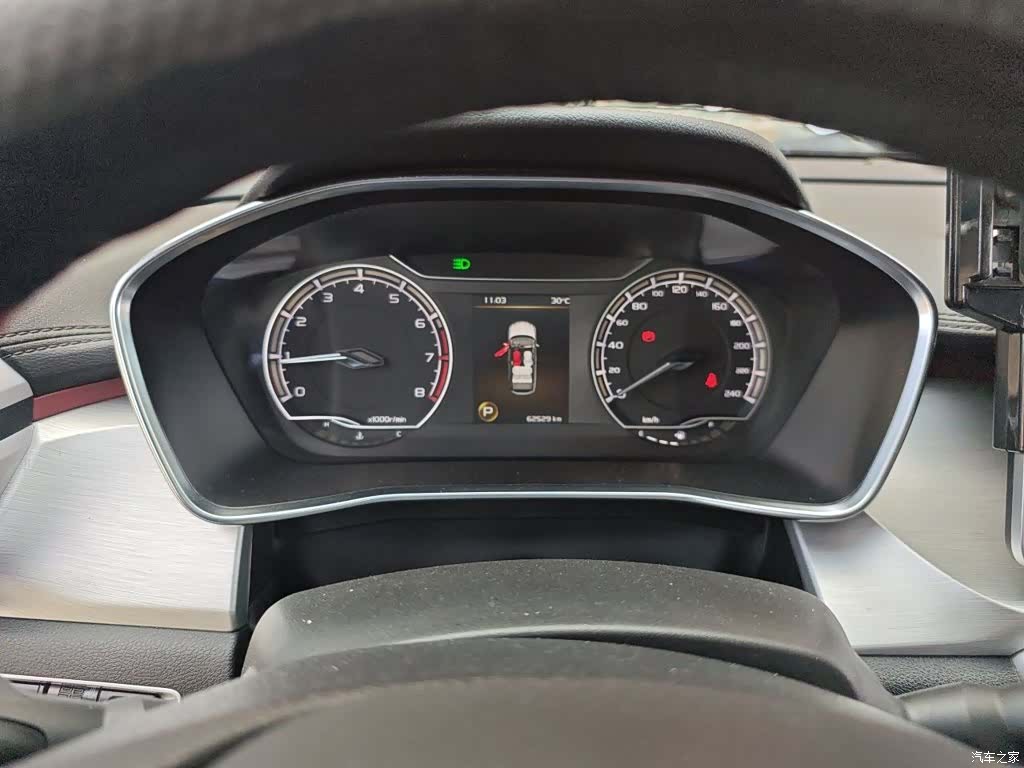 Geely Coolray, 2022 4