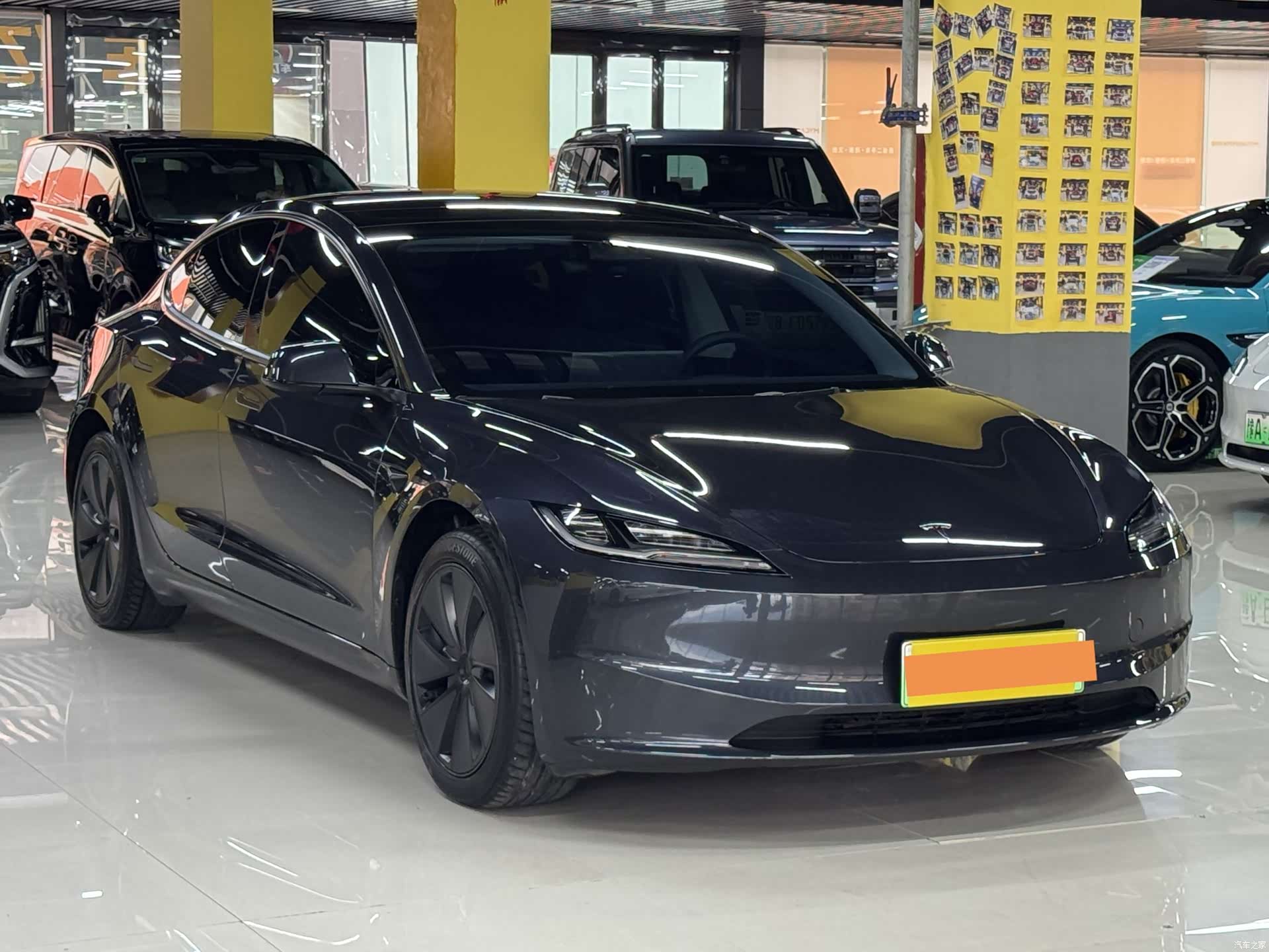 Tesla Model 3, 2025 3