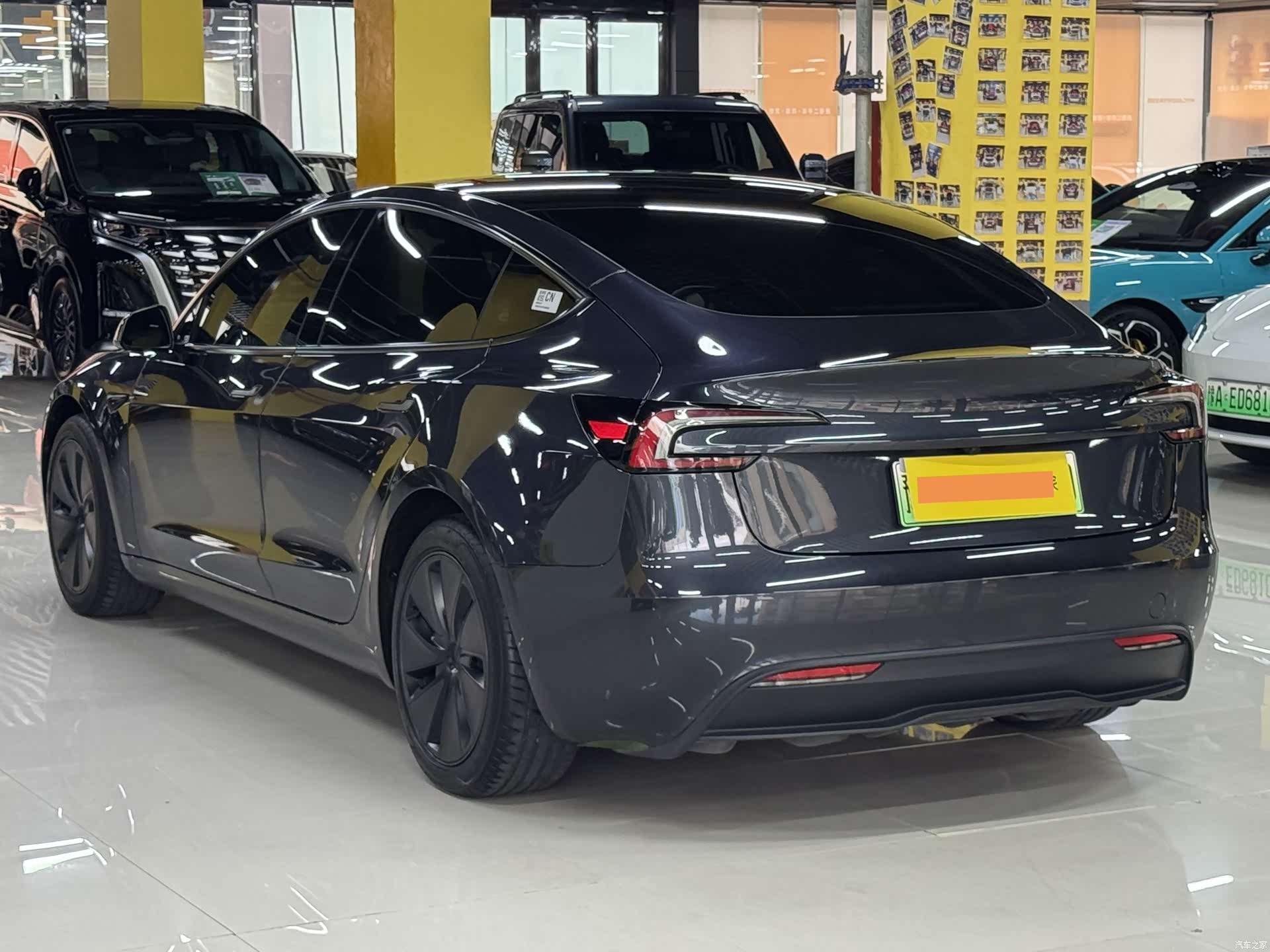 Tesla Model 3, 2025 17
