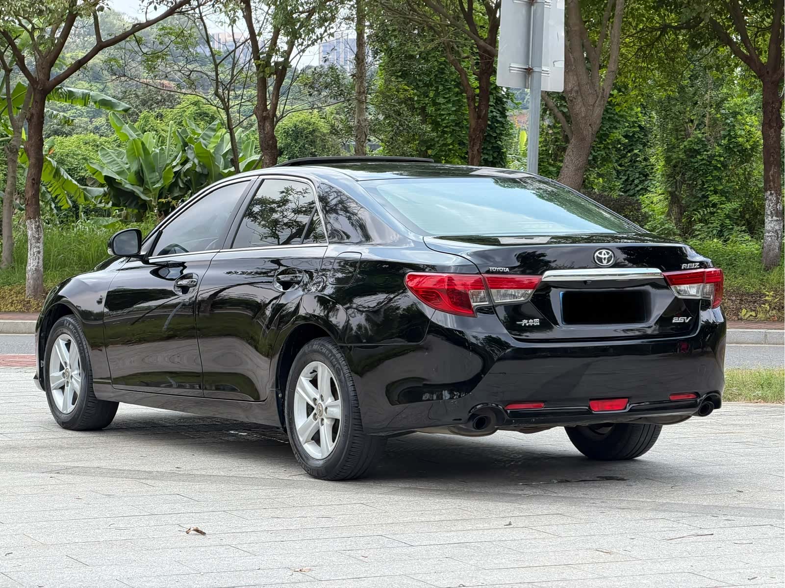 Toyota 2.5V, 2014 4