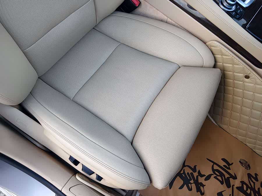 BMW 7-Series 2010, фото 11