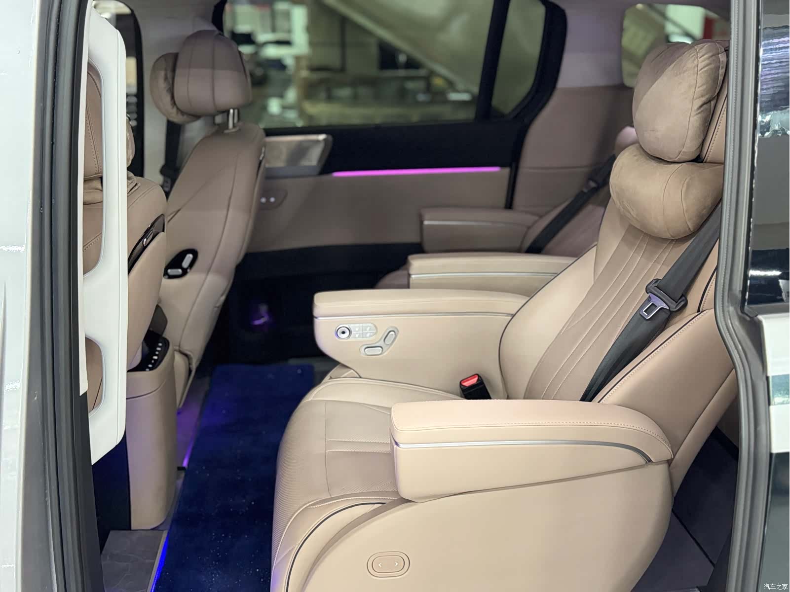 Xpeng X9, 2024 10