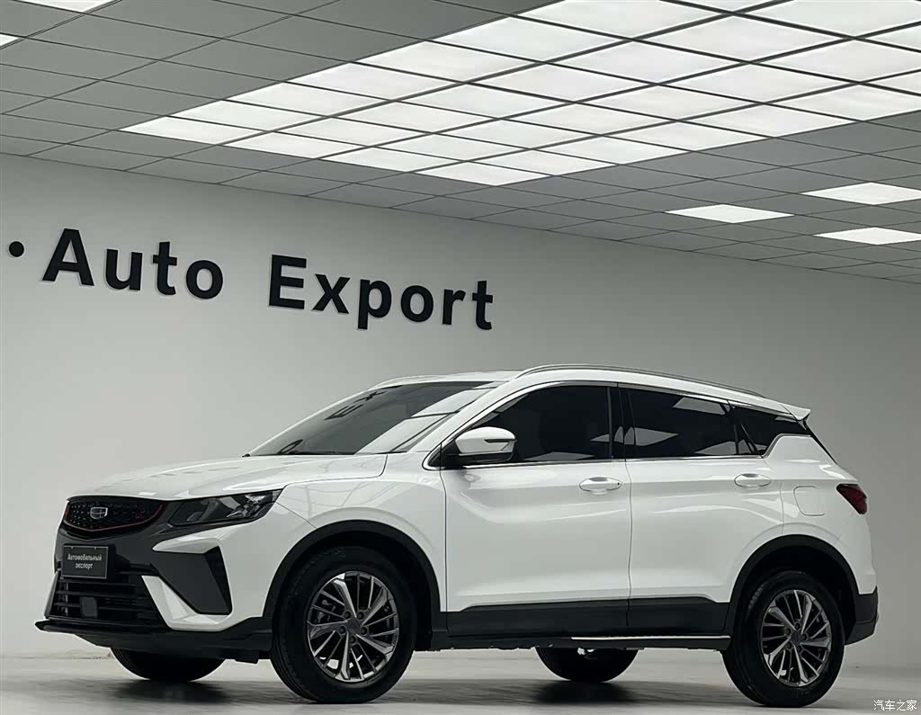 Geely Coolray, 2022 11