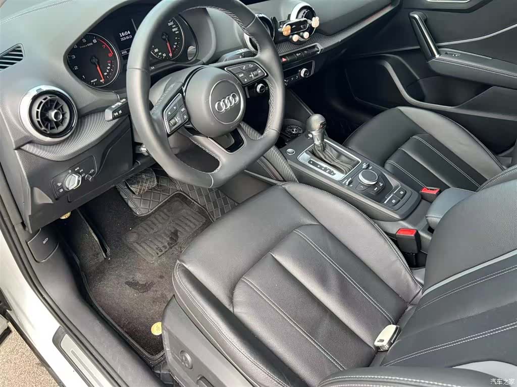 Audi Q2L, 2024 9