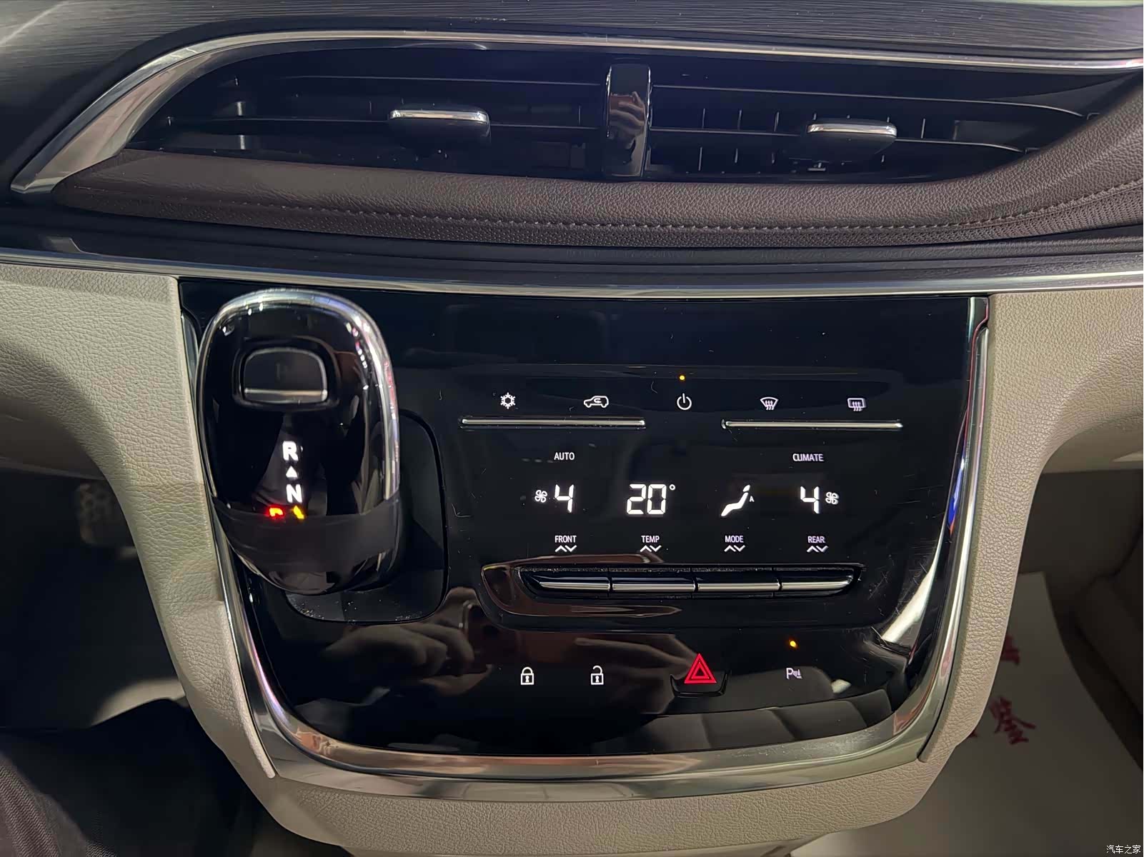 Buick GL8, 2022 11