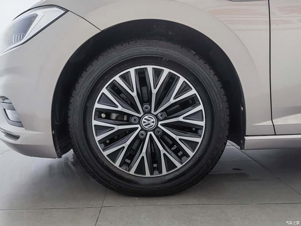 Volkswagen Sagitar, 2019 17