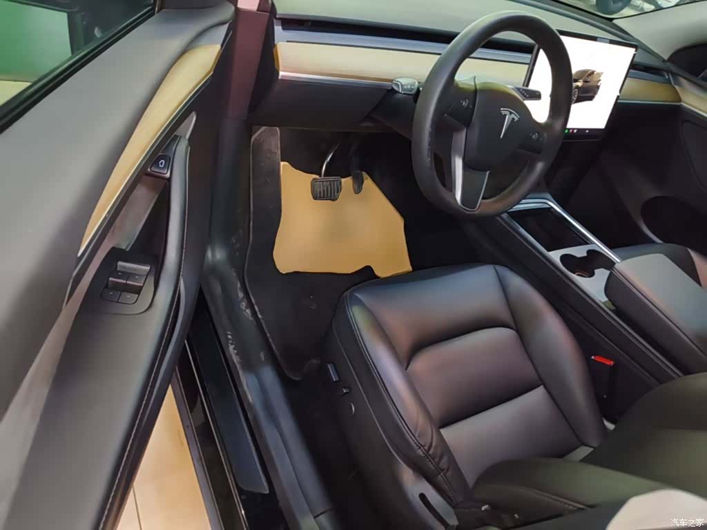 Tesla Model Y, 2022 16