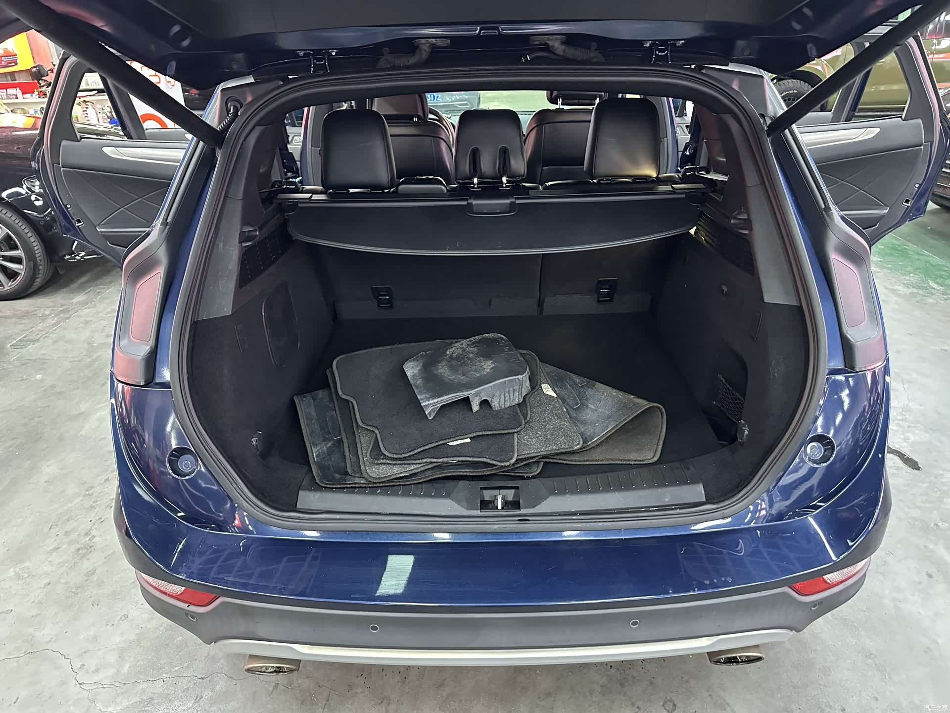Lincoln MKC, 2017 12