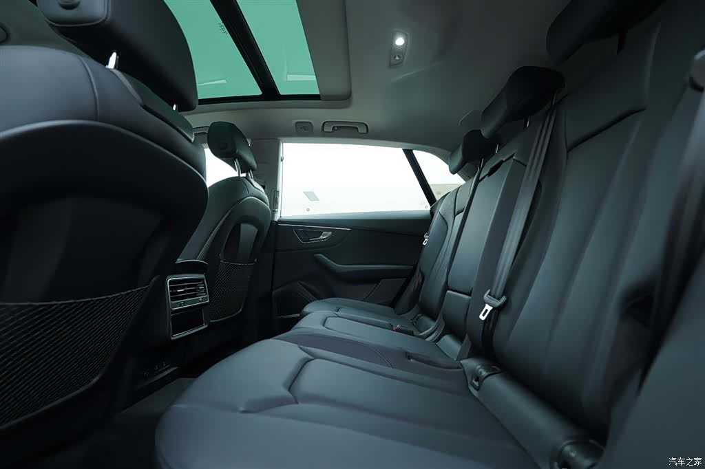 Audi Q8, 2023 21