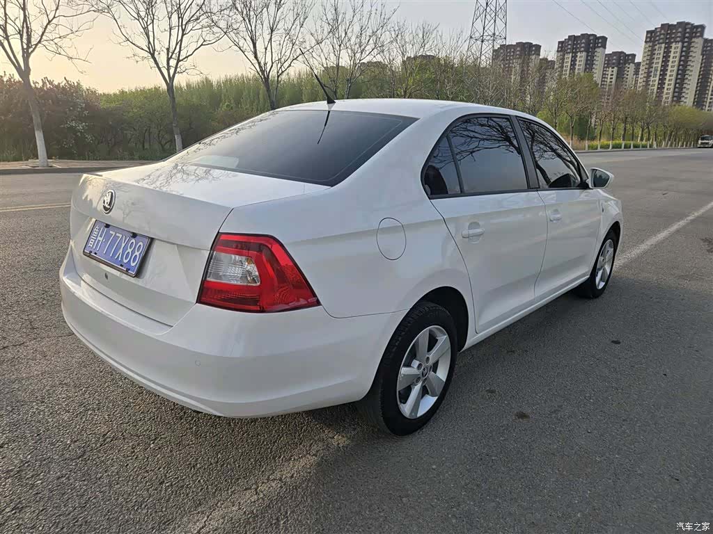 Skoda Rapid, 2014 8