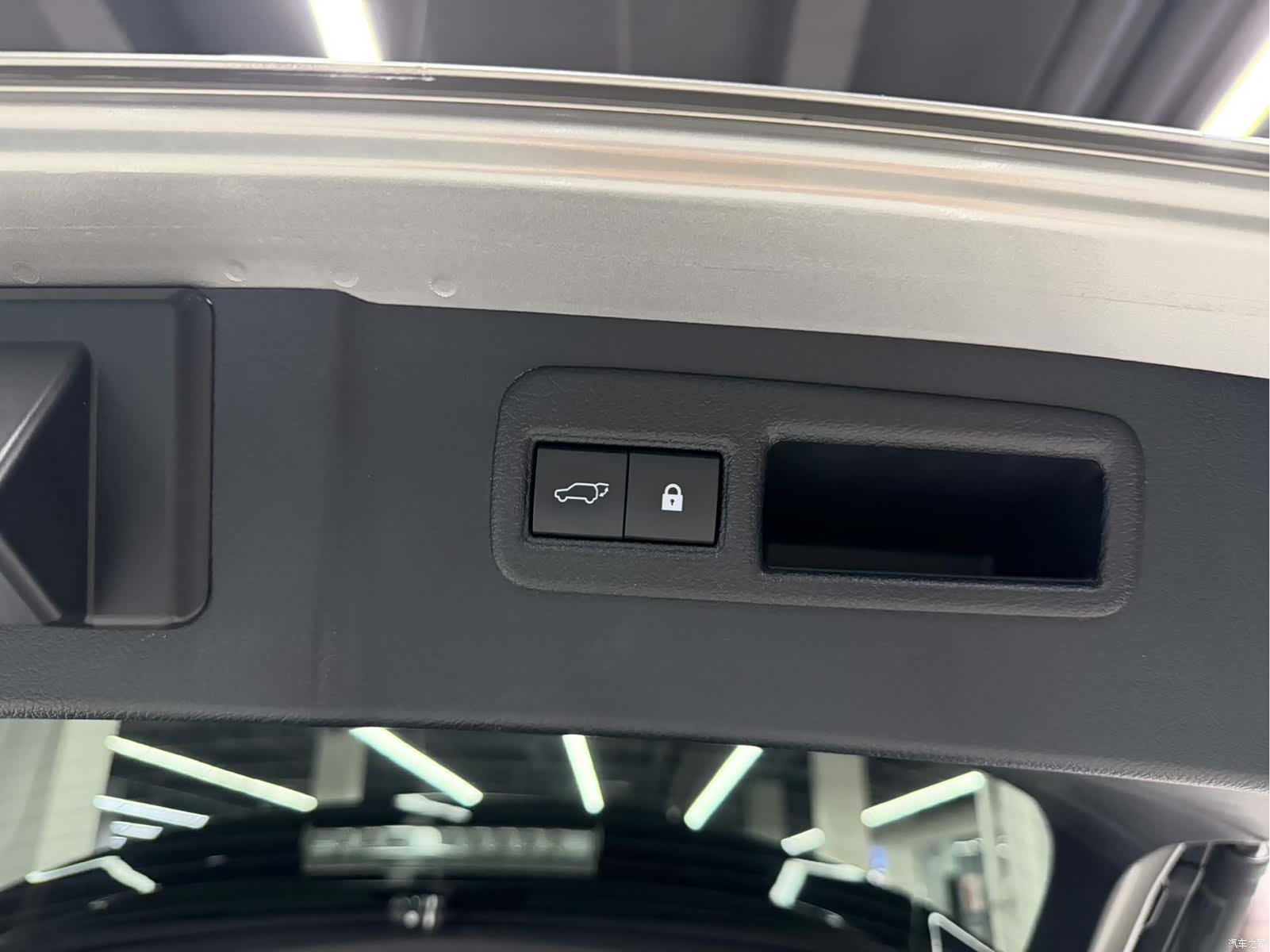 Lexus NX, 2019 11
