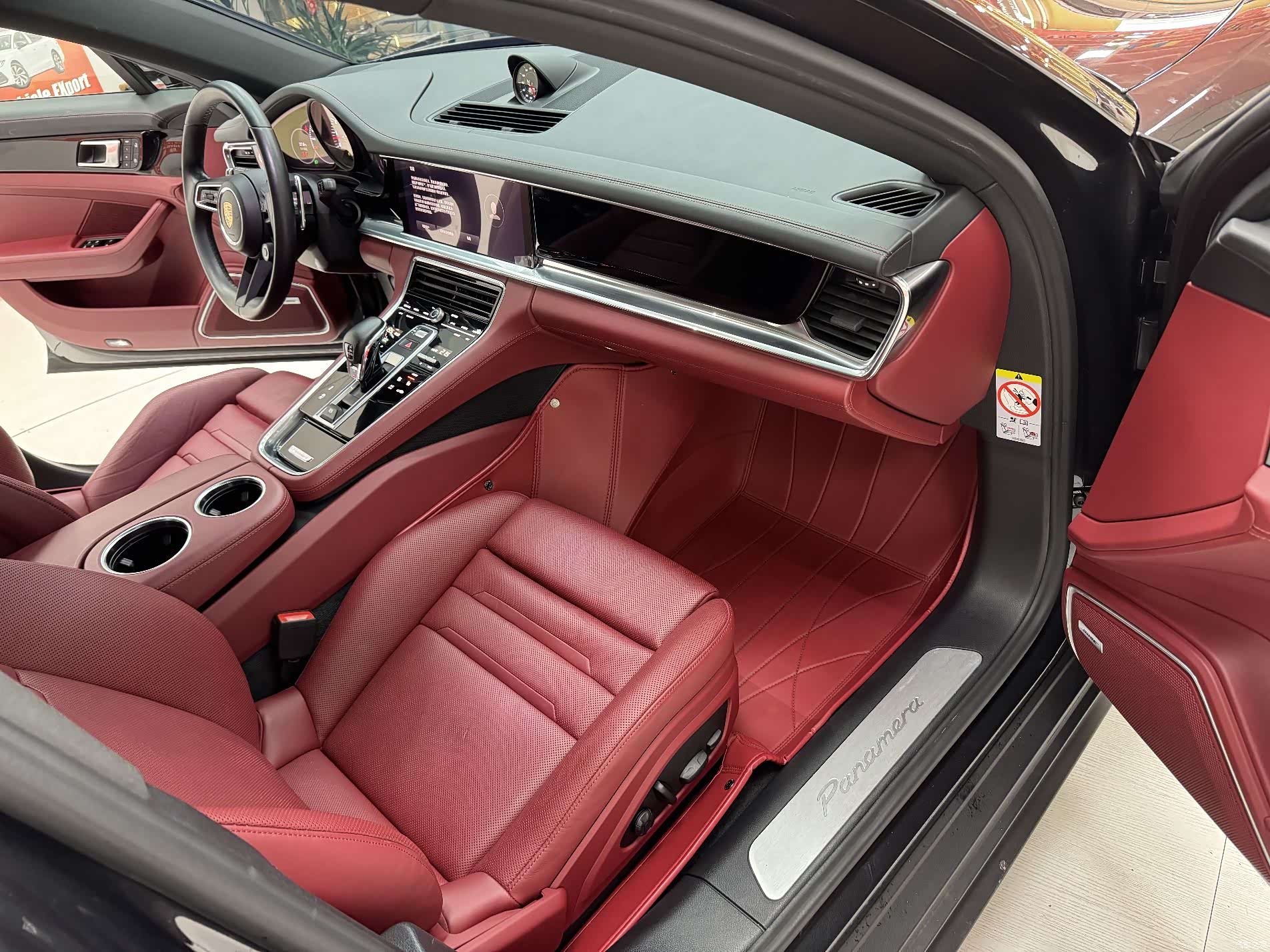 Porsche Panamera, 2022 10