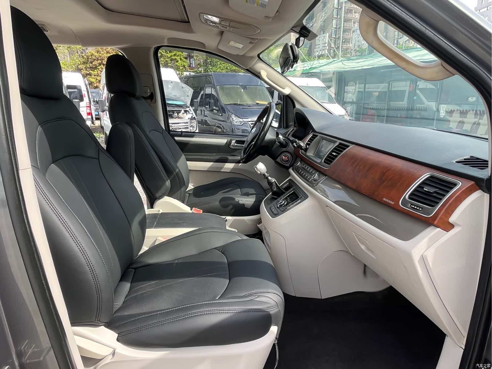 Maxus G10, 2014 4