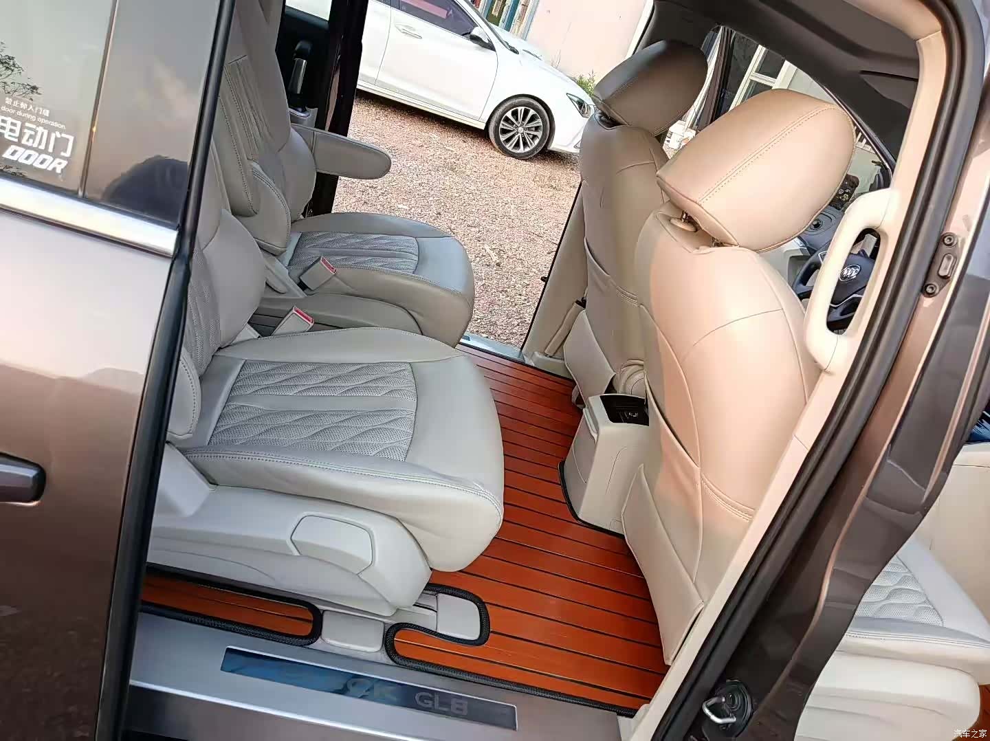 Buick GL8, 2021 все фото
