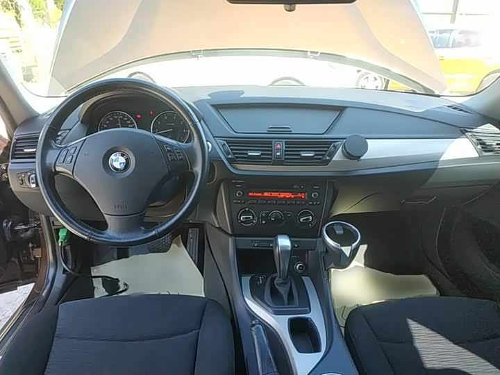 BMW X1 2013 sDrive18i Style