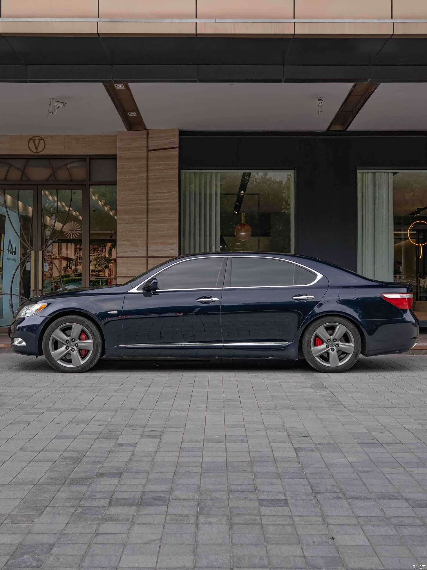 Lexus LS, 2009 6
