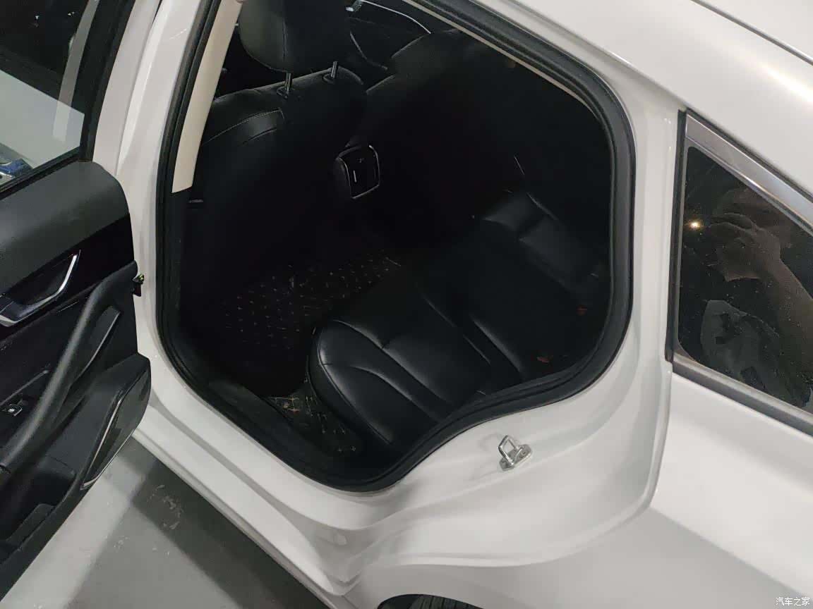 Bestune B70, 2021 8