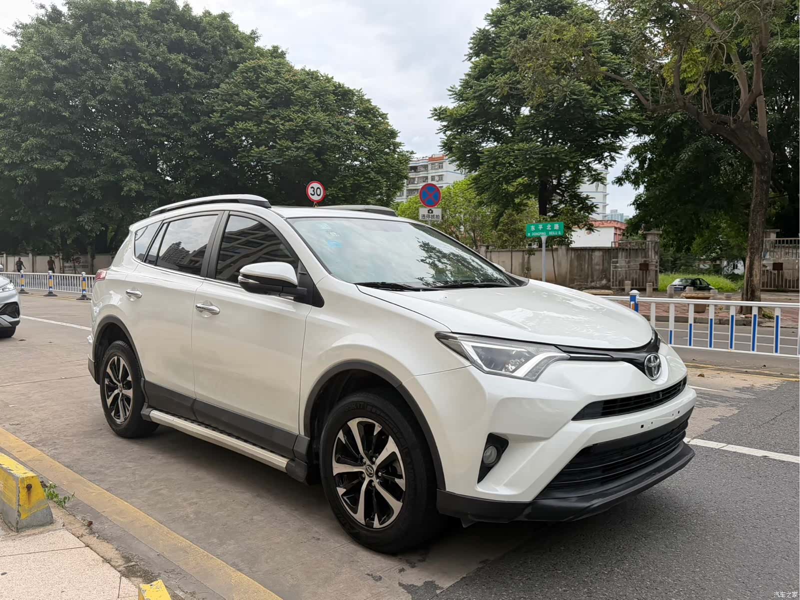 Toyota RAV4, 2017 3