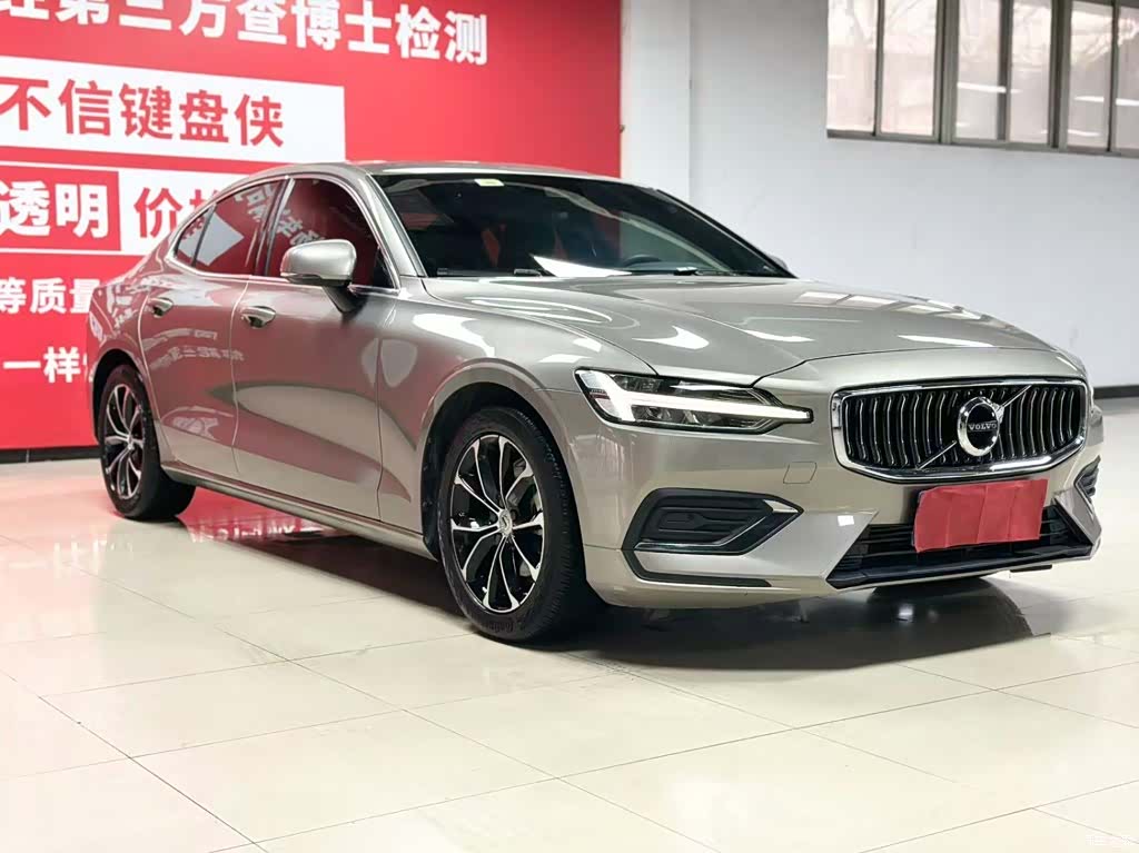 Volvo S60, 2021 3