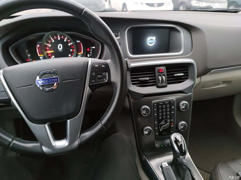 Volvo V40, 2016 6