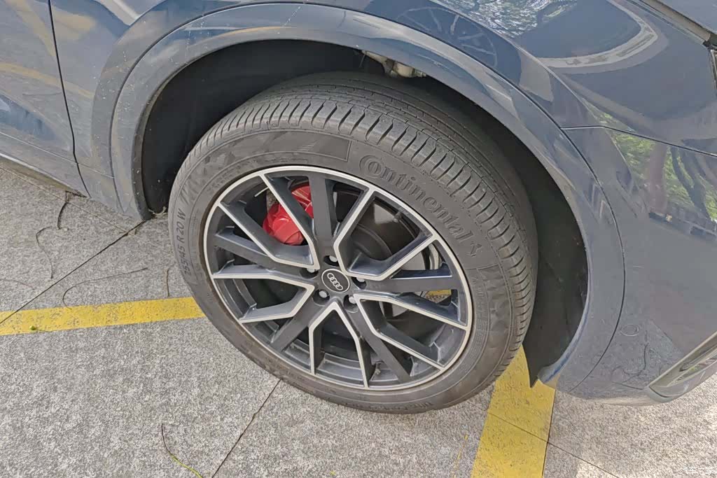 Audi Q5L, 2025 6