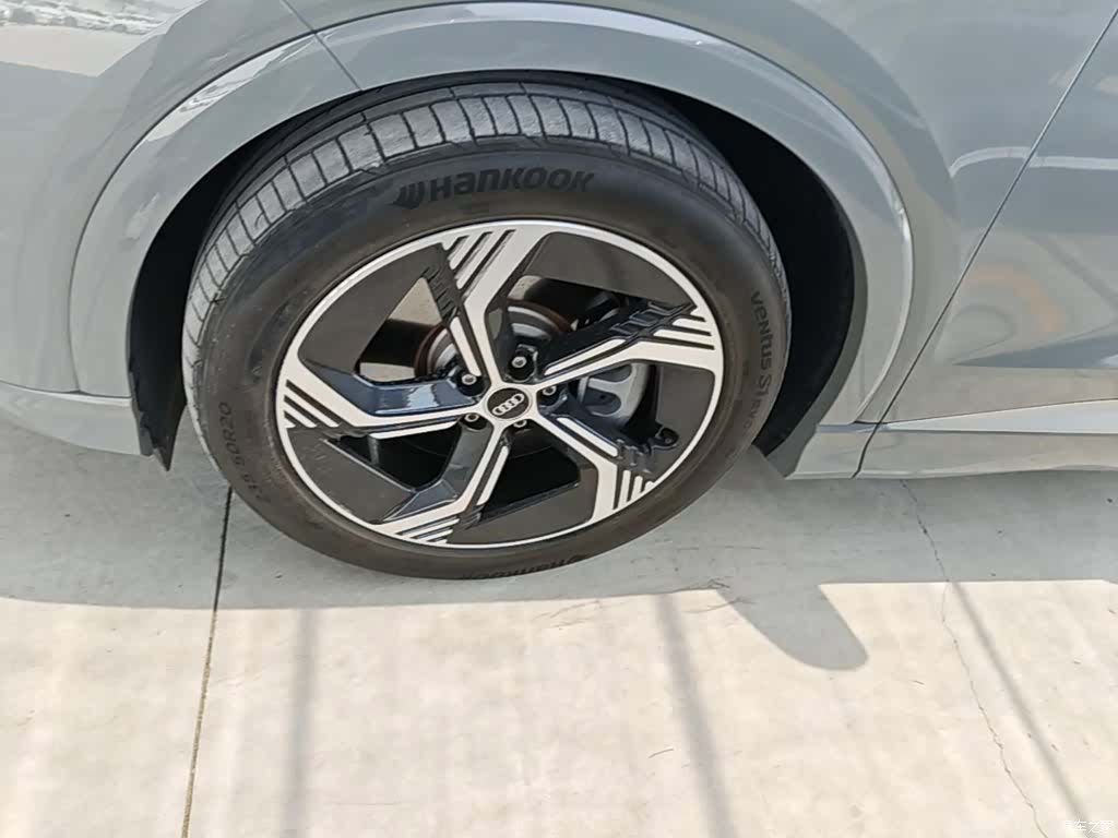 Audi Q4 e-tron, 2024 23