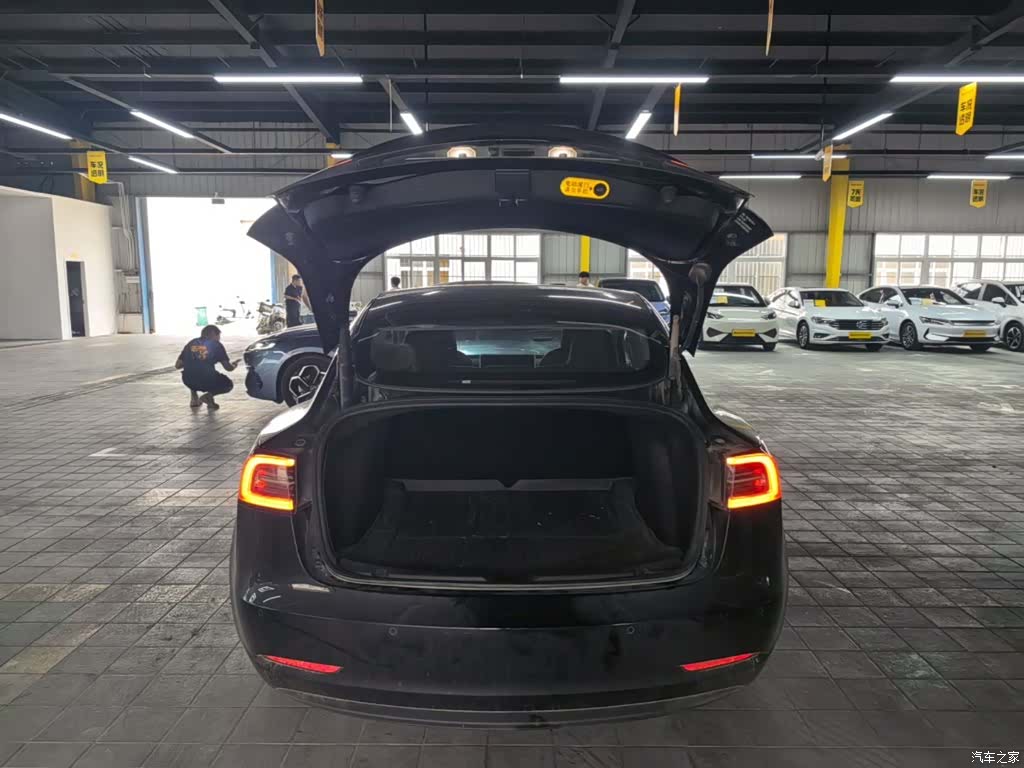 Tesla Model 3, 2022 19