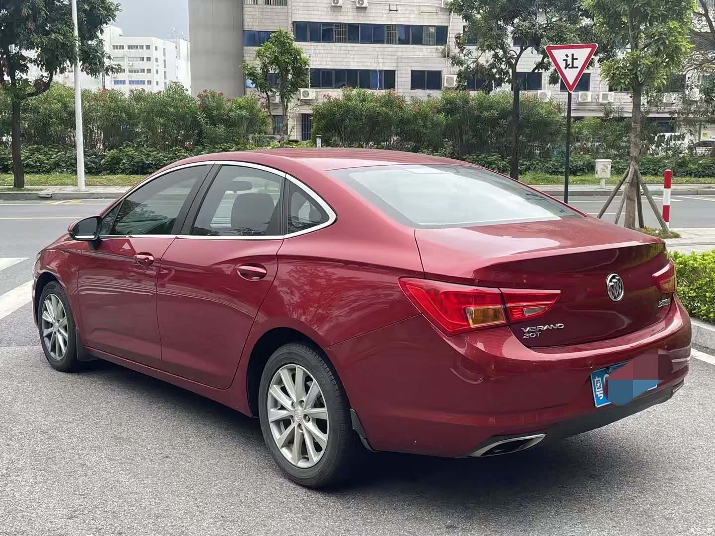 Buick Verano, 2015 7