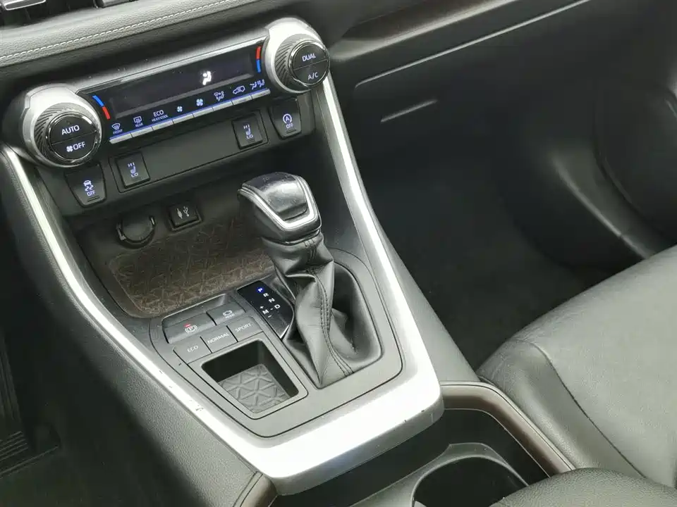 Toyota RAV4 Rongfang