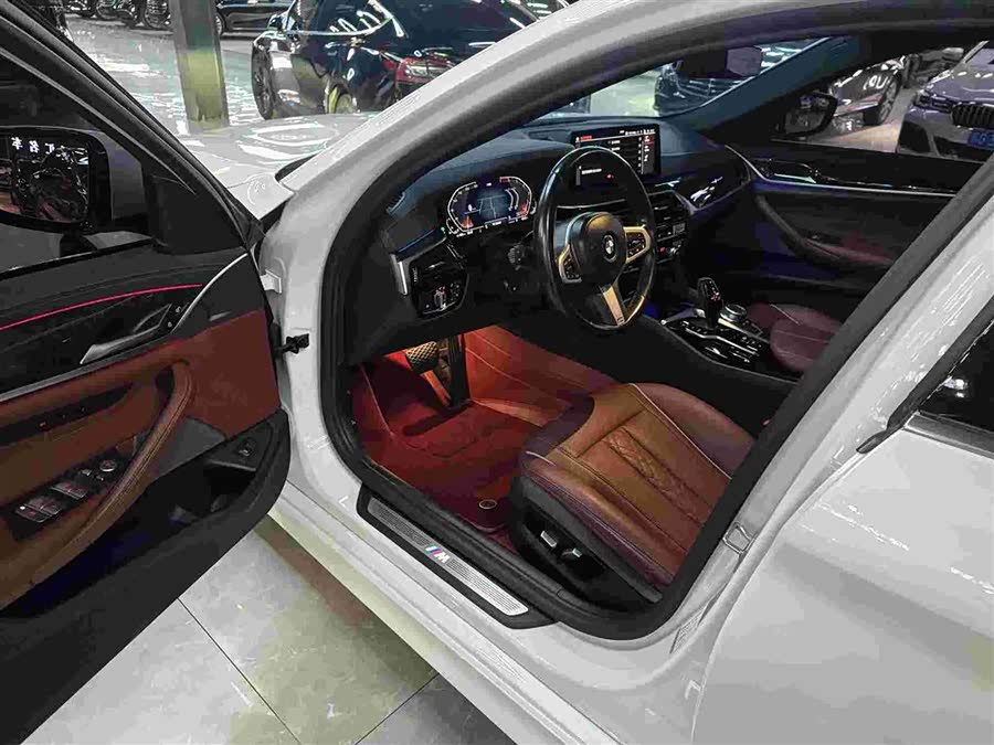 BMW 5 Series 2021, фото 4