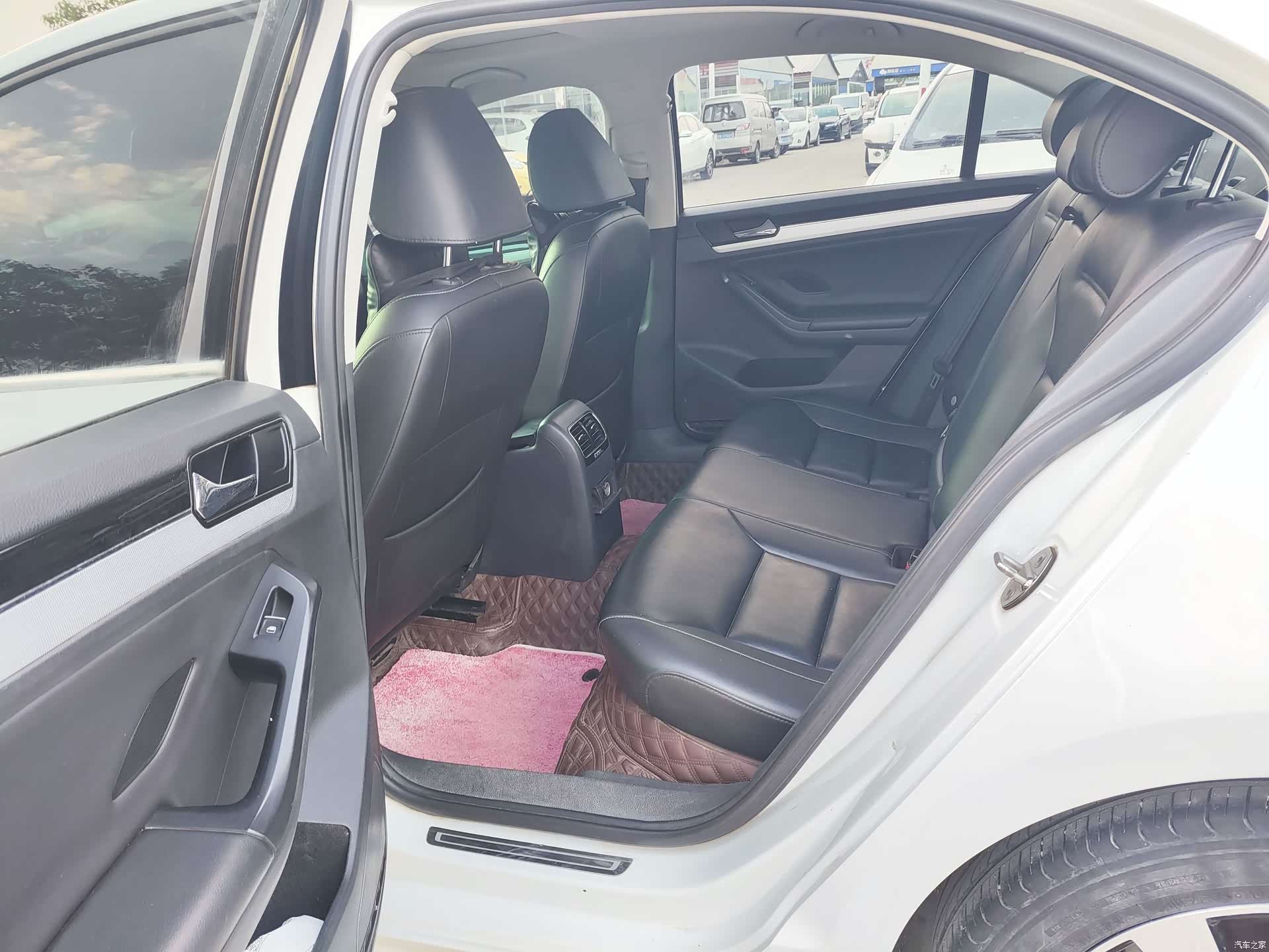 Volkswagen Sagitar, 2017 10