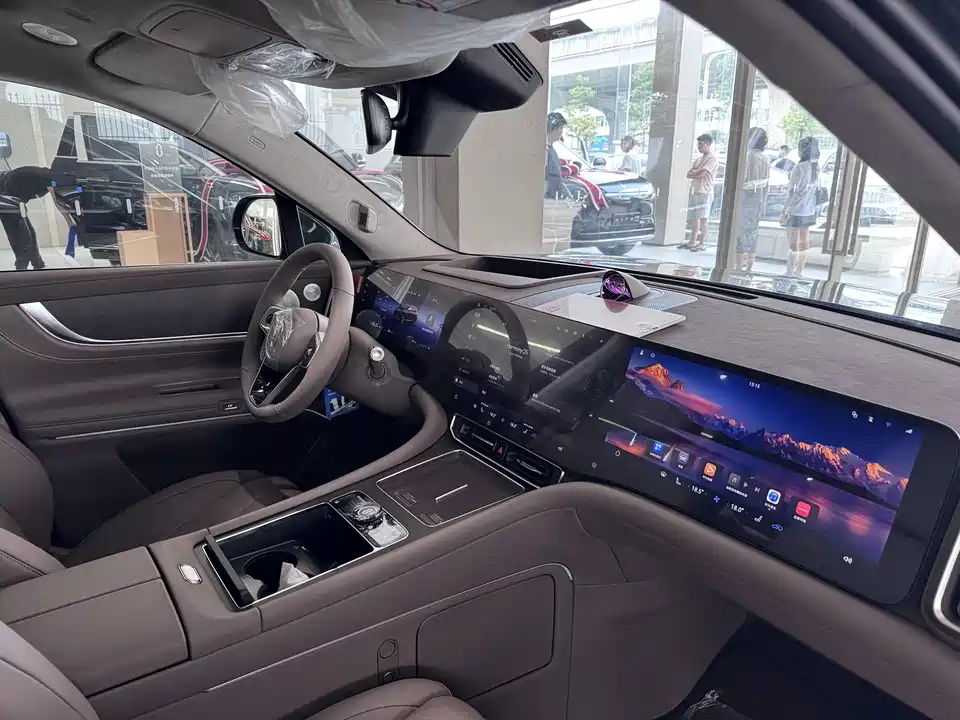 AITO Ask the world M9