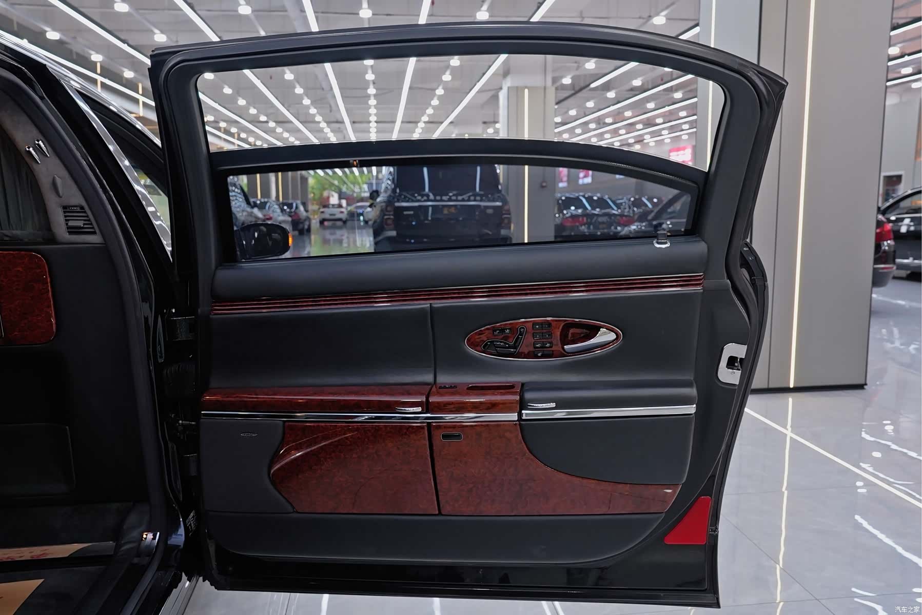 Maybach 62, 2011 17