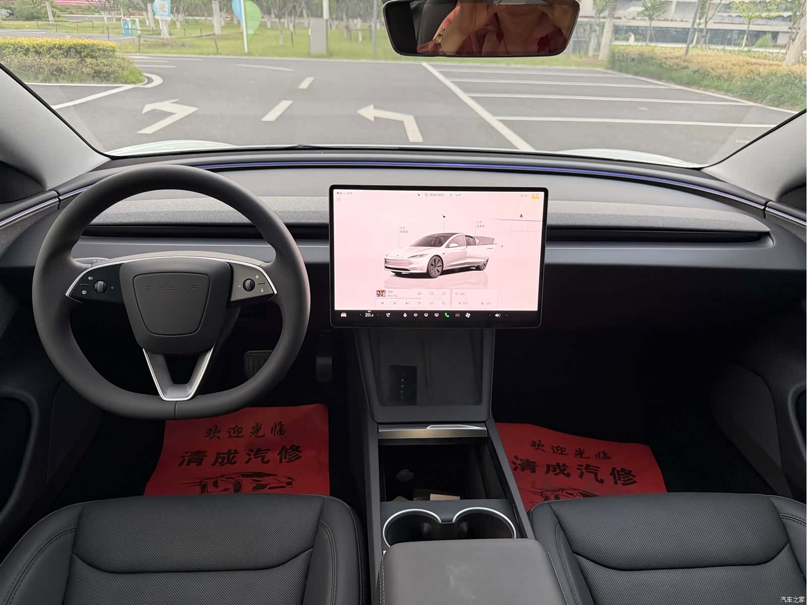 Tesla Model 3, 2025 11