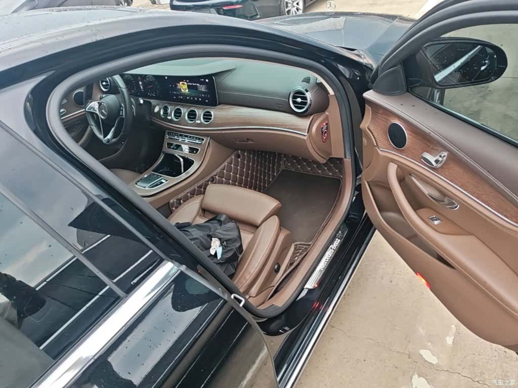 Mercedes-Benz E-Class, 2022 11