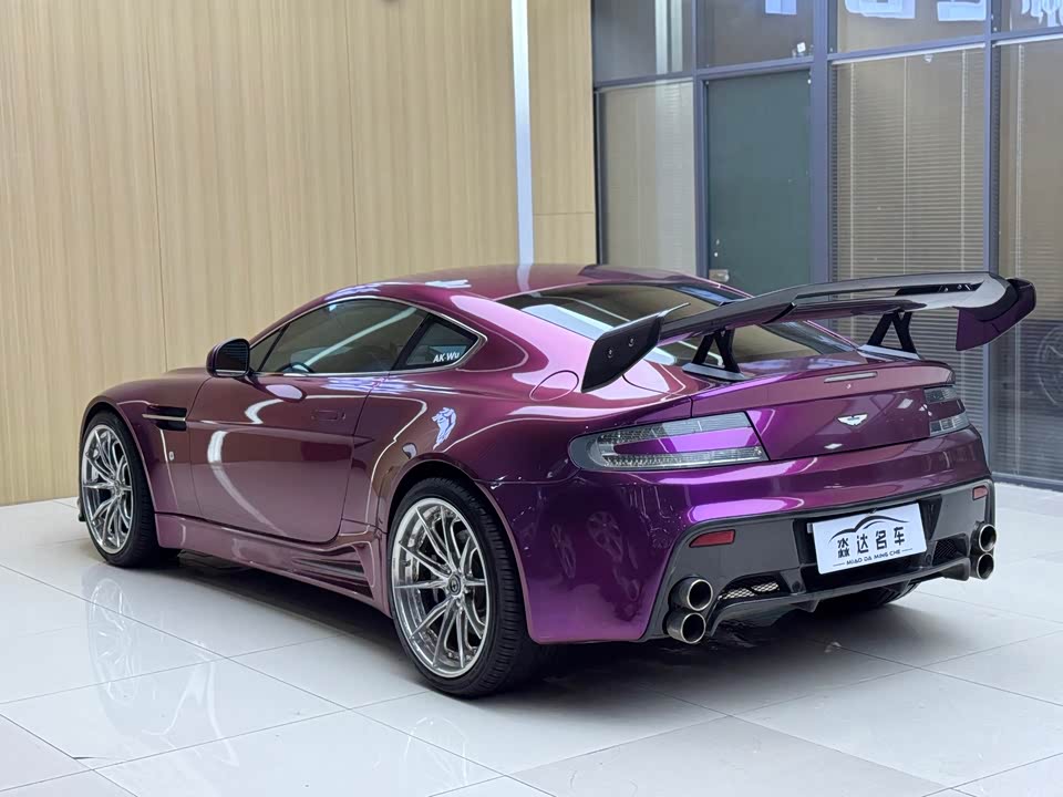 Aston Martin V8 Vantage Aston Martin V8 Vantage