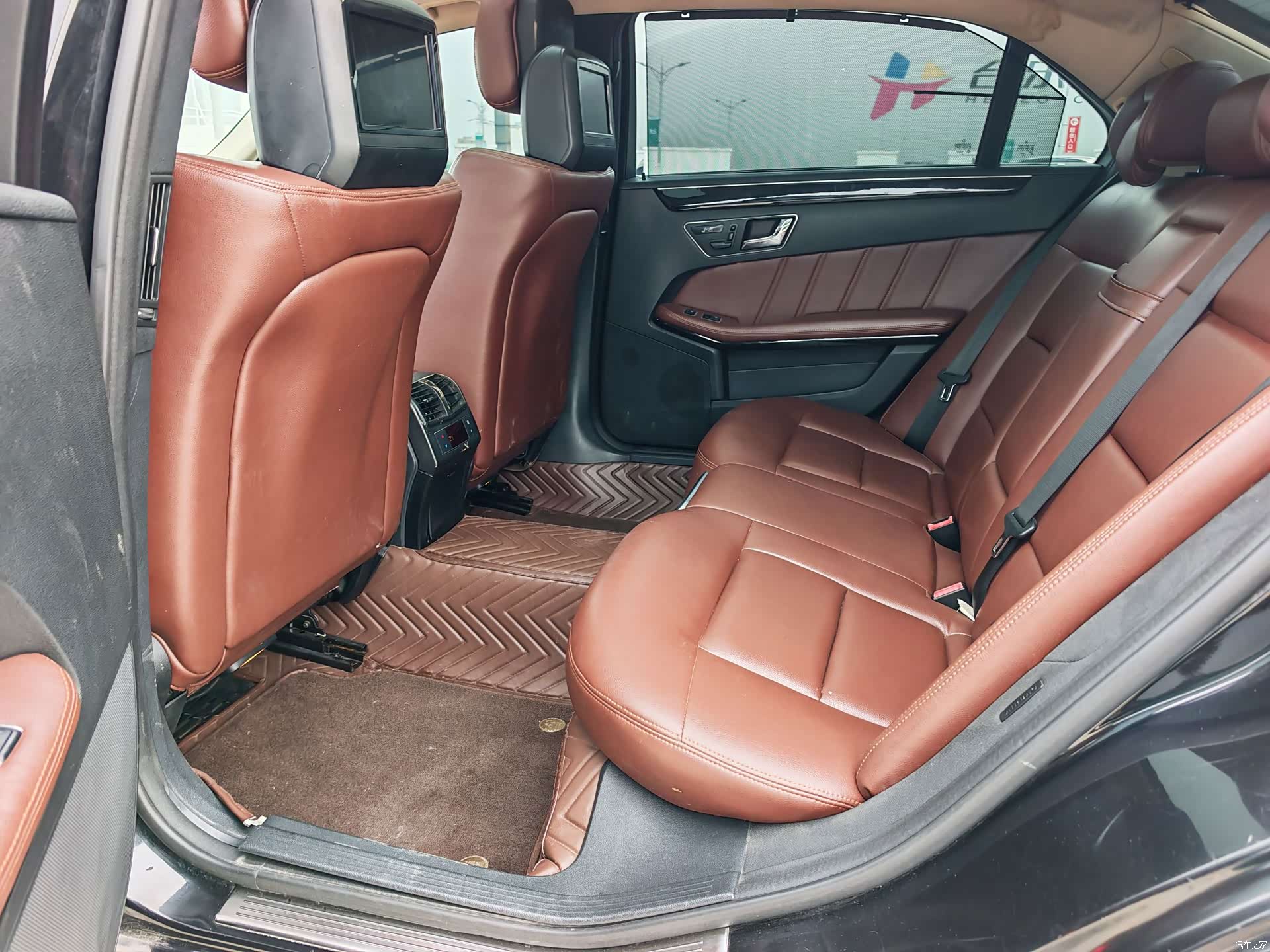 Mercedes-Benz E-Class, 2011 9