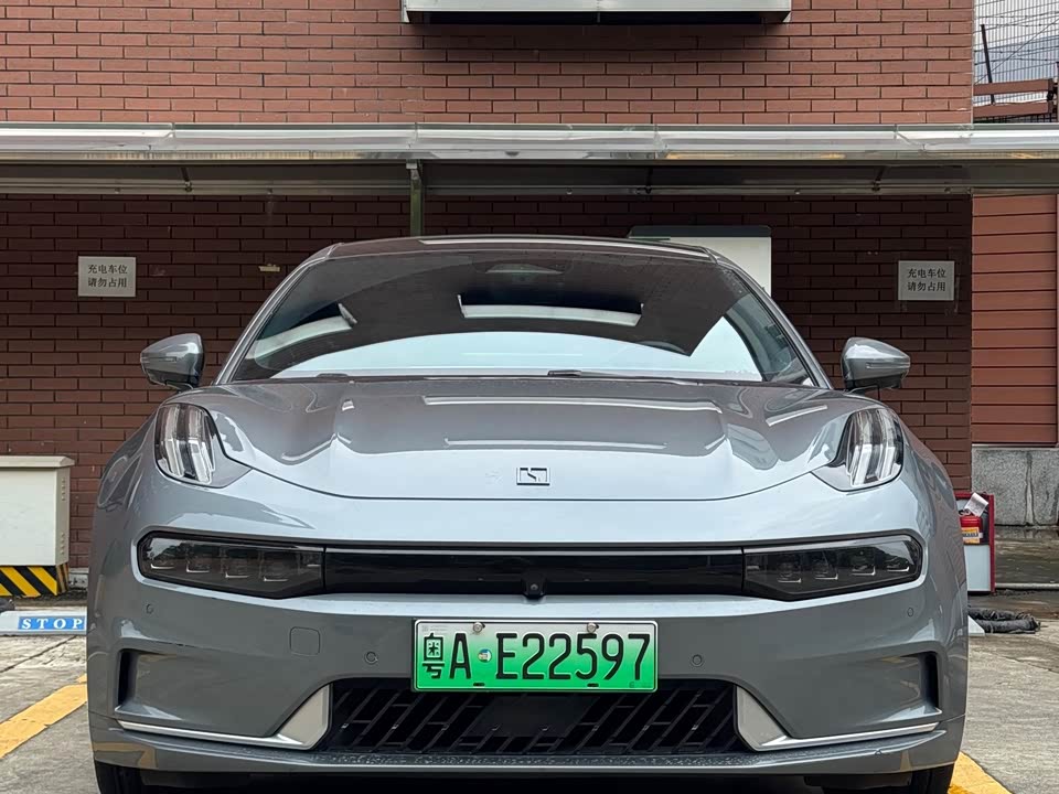 Zeekr 001
